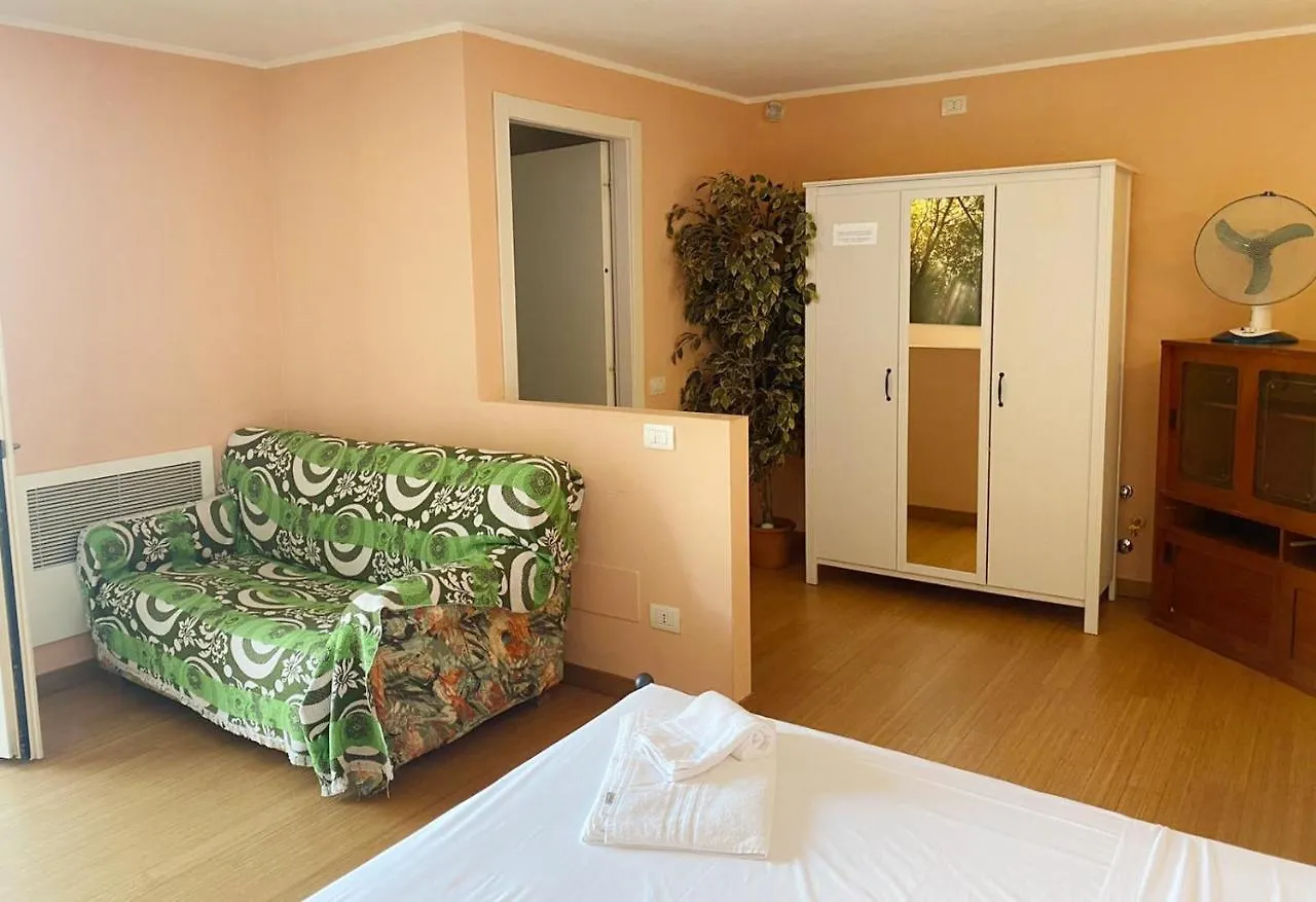 Apartment Silver Lake Residence Argegno Italy
